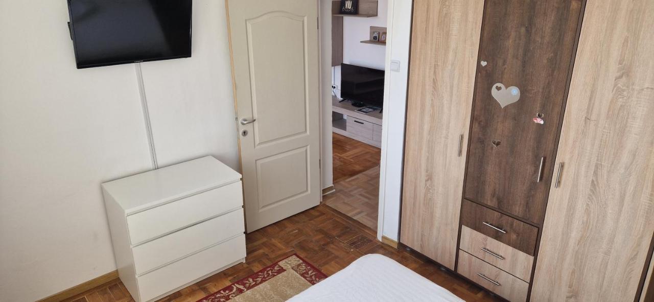 Two Rooms Central Бухарест Экстерьер фото